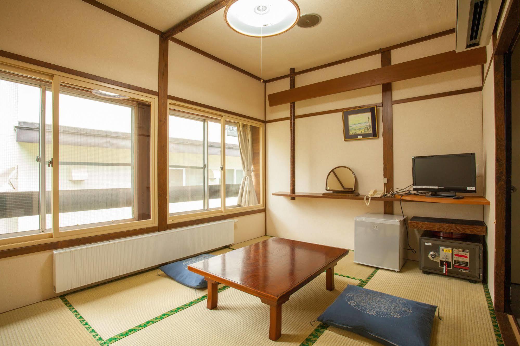 Hotel Mutsumi Шига Коген Екстериор снимка