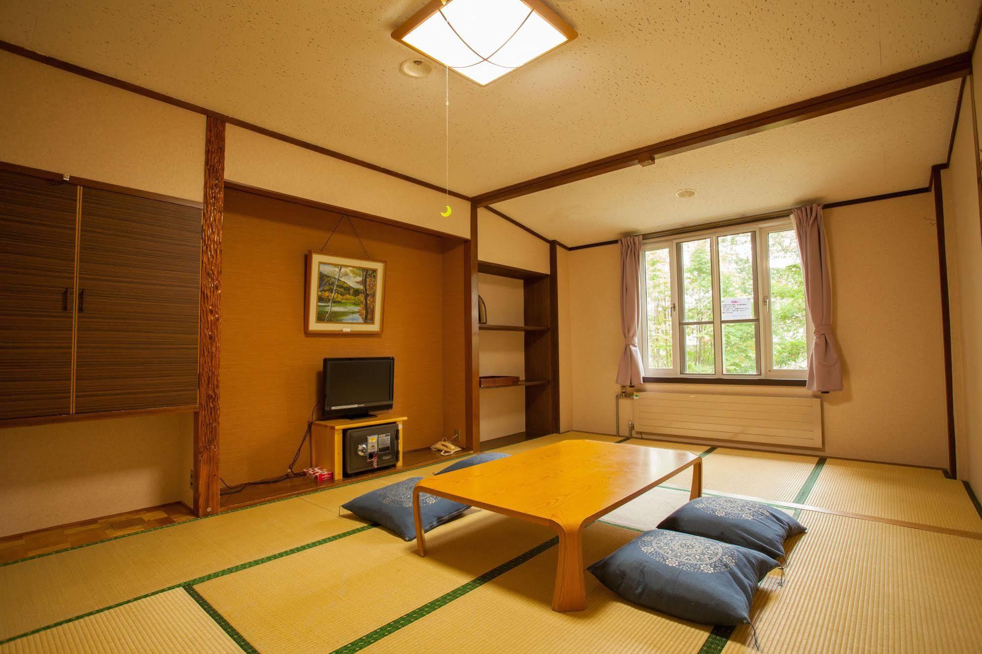 Hotel Mutsumi Шига Коген Екстериор снимка